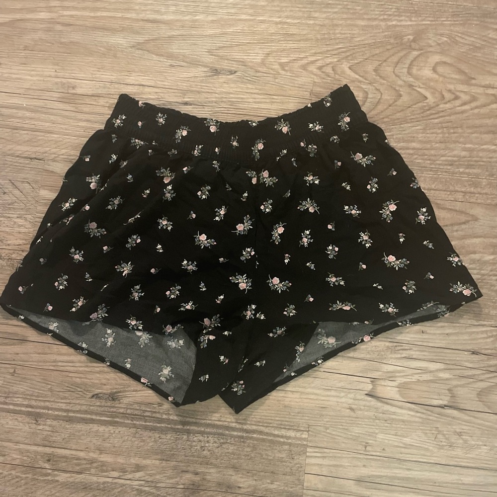H&M cute floral shorts